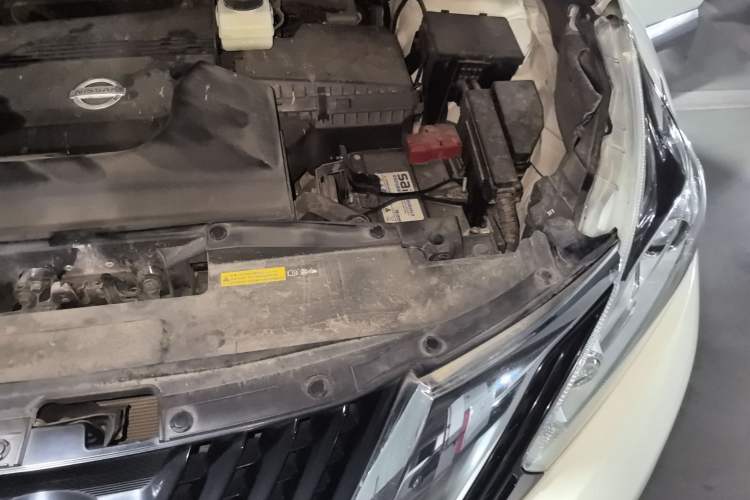 Used Nissan Murano 2017 2.5L XE Two-Wheel Drive Elite Edition Engine Bay Left