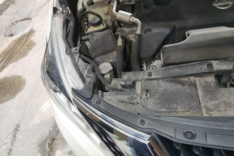 Used Nissan Murano 2017 2.5L XE Two-Wheel Drive Elite Edition Engine Bay Right
