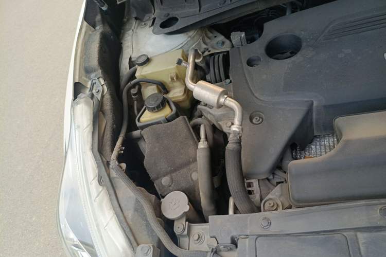 Used Nissan Murano 2017 2.5L XL Two-Wheel Drive Smart Edition Engine Bay Right