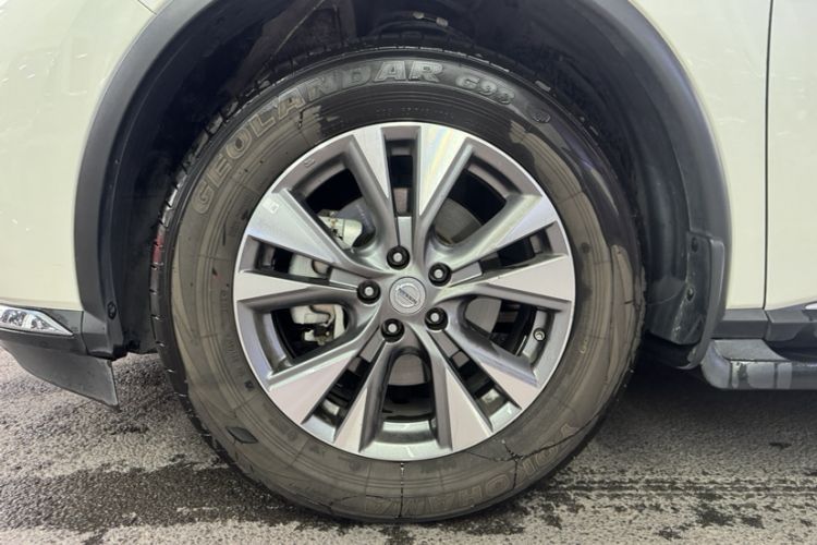 Used Nissan Murano 2017 2.5L XL Two-Wheel Drive Smart Edition Exterior 3