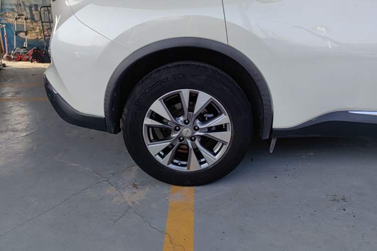 Used Nissan Murano 2017 2.5L XL Two-Wheel Drive Smart Edition Exterior 5