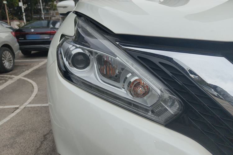 Used Nissan Murano 2017 2.5L XE Two-Wheel Drive Elite Edition Exterior 6