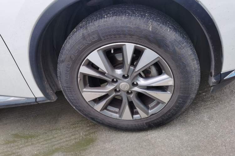 Used Nissan Murano 2017 2.5L XE Two-Wheel Drive Elite Edition Exterior 7