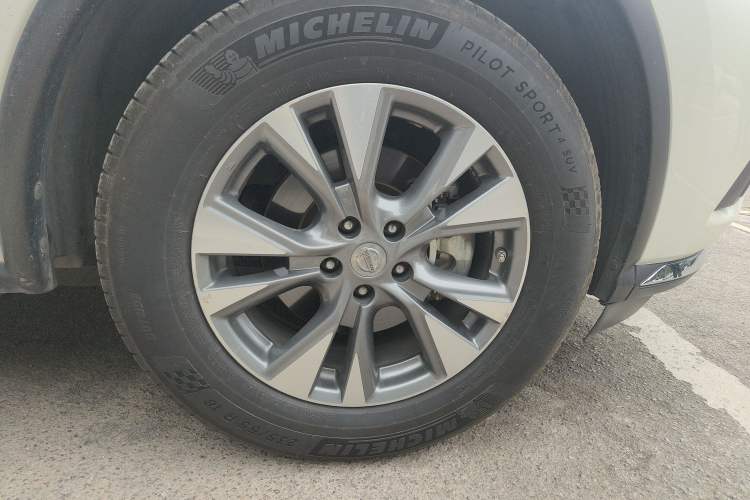 Used Nissan Murano 2017 2.5L XE Two-Wheel Drive Elite Edition Exterior 7