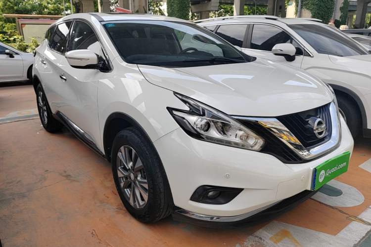 Used Nissan Murano 2017 2.5L XL Two-Wheel Drive Smart Edition Front Right 45 Deg