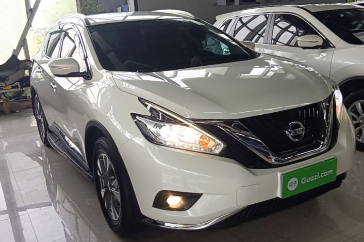Used Nissan Murano 2017 2.5L XE Two-Wheel Drive Elite Edition Front Right 45 Deg