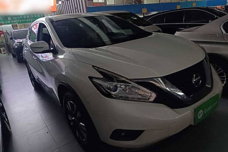 Used Nissan Murano 2017 2.5L XE Two-Wheel Drive Elite Edition Front Right 45 Deg