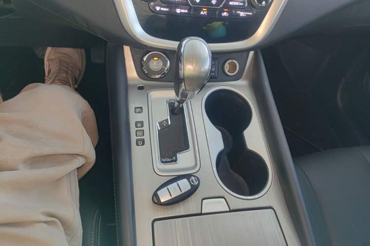 Used Nissan Murano 2017 2.5L XL Two-Wheel Drive Smart Edition Gear Lever