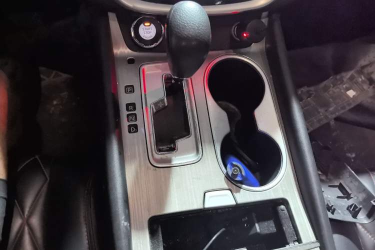 Used Nissan Murano 2017 2.5L XE Two-Wheel Drive Elite Edition Gear Lever