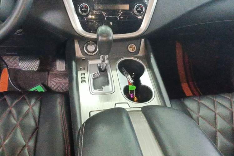 Used Nissan Murano 2017 2.5L XE Two-Wheel Drive Elite Edition Gear Lever