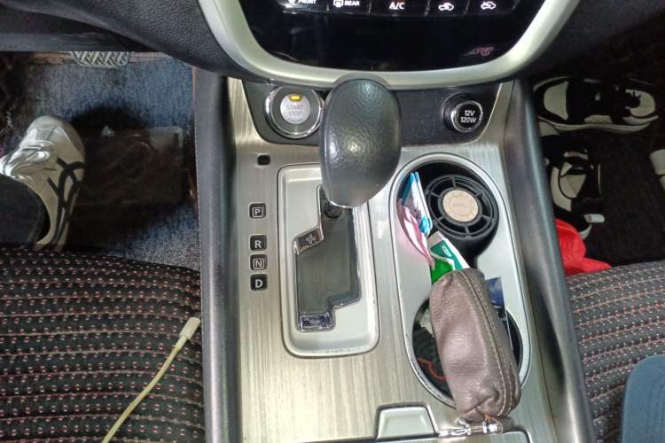 Used Nissan Murano 2017 2.5L XE Two-Wheel Drive Elite Edition Gear Lever