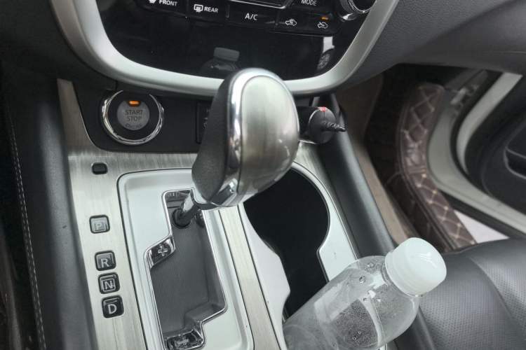 Used Nissan Murano 2017 2.5L XL Two-Wheel Drive Smart Edition Gear Lever