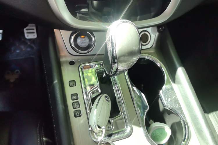 Used Nissan Murano 2017 2.5L XL Two-Wheel Drive Smart Edition Gear Lever