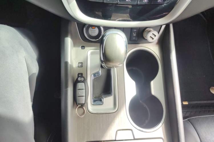 Used Nissan Murano 2017 2.5L XL Two-Wheel Drive Smart Edition Gear Lever