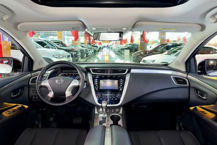 Used Nissan Murano 2017 2.5L XL Two-Wheel Drive Smart Edition Interior 2