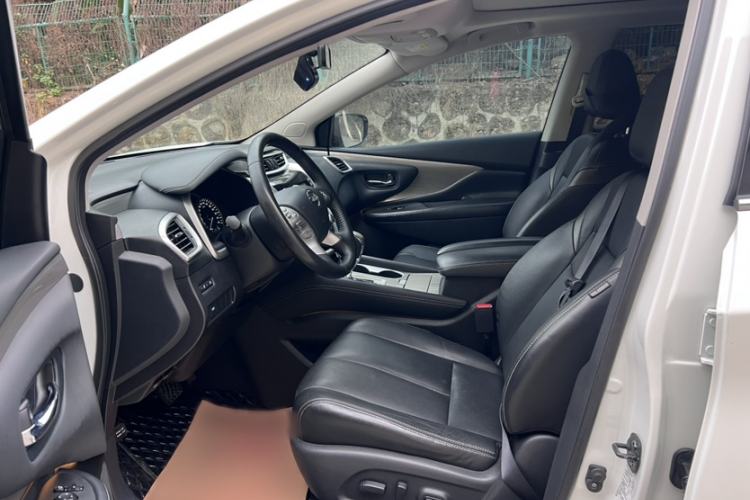 Used Nissan Murano 2017 2.5L XL Two-Wheel Drive Smart Edition Interior 2