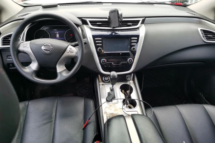 Used Nissan Murano 2017 2.5L XE Two-Wheel Drive Elite Edition Interior 2