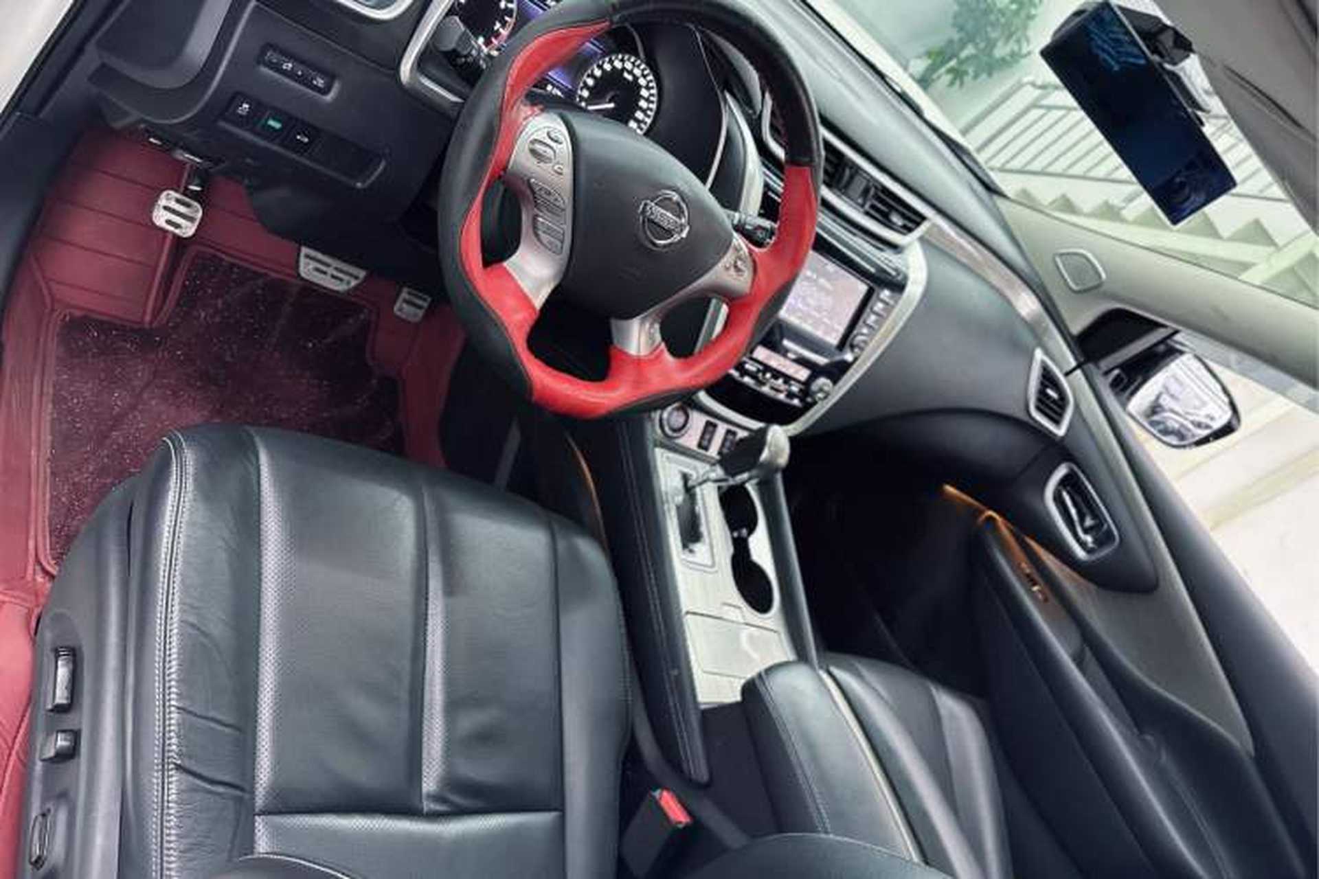 Used Nissan Murano 2017 2.5L XL Two-Wheel Drive Smart Edition Interior 2