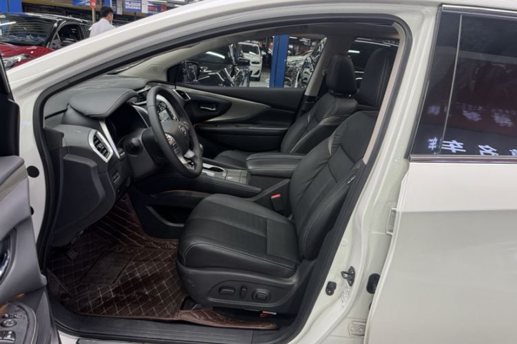 Used Nissan Murano 2017 2.5L XL Two-Wheel Drive Smart Edition Interior 2