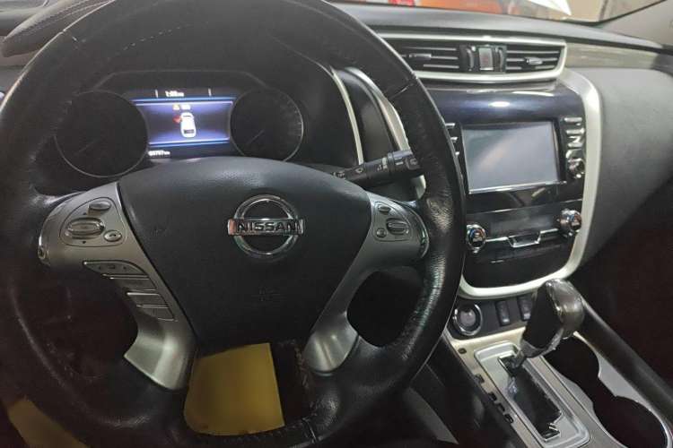 Used Nissan Murano 2017 2.5L XL Two-Wheel Drive Smart Edition Interior 3