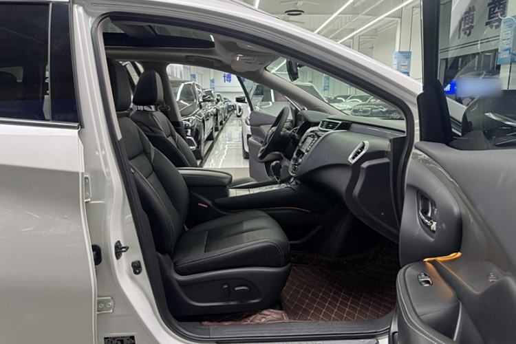 Used Nissan Murano 2017 2.5L XL Two-Wheel Drive Smart Edition Interior 6
