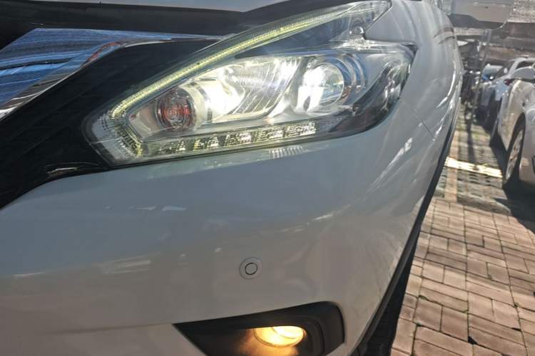 Used Nissan Murano 2017 2.5L XL Two-Wheel Drive Smart Edition Left Front Headlight