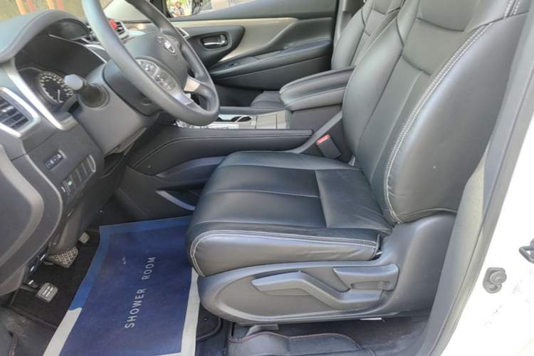 Used Nissan Murano 2017 2.5L XE Two-Wheel Drive Elite Edition Left Front Seat