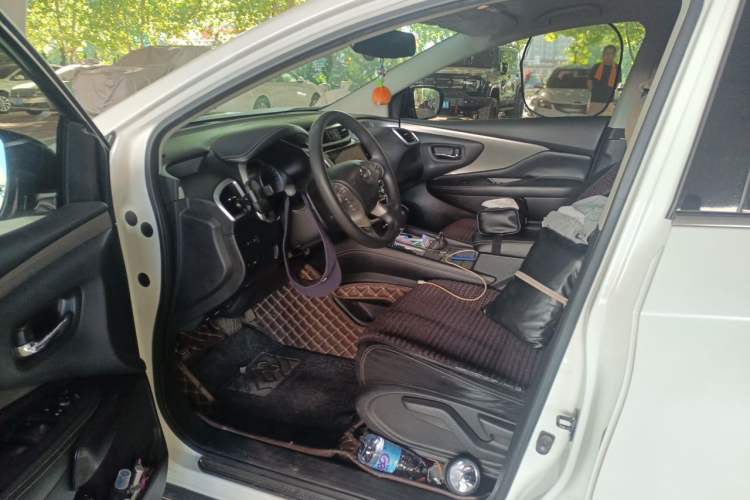 Used Nissan Murano 2017 2.5L XE Two-Wheel Drive Elite Edition Left Front Seat
