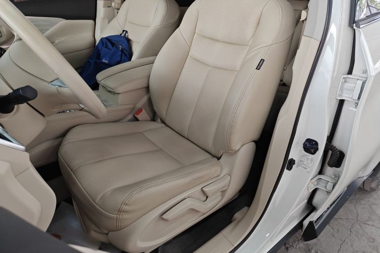 Used Nissan Murano 2017 2.5L XE Two-Wheel Drive Elite Edition Left Front Seat