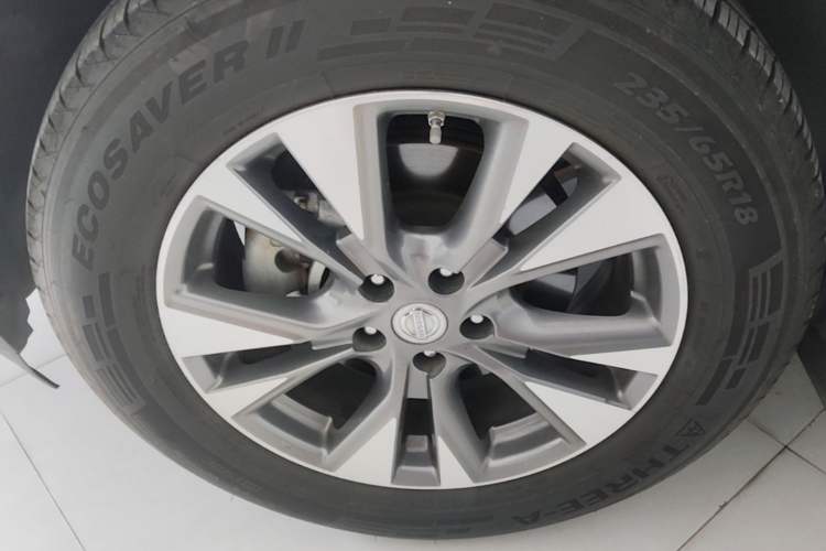 Used Nissan Murano 2017 2.5L XL Two-Wheel Drive Smart Edition Left Front Wheel Hub