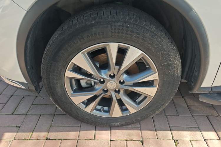 Used Nissan Murano 2017 2.5L XL Two-Wheel Drive Smart Edition Left Front Wheel Hub