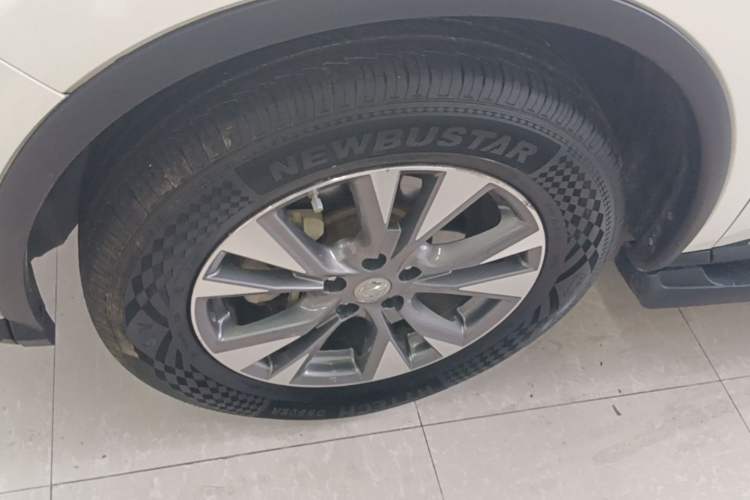 Used Nissan Murano 2017 2.5L XE Two-Wheel Drive Elite Edition Left Front Wheel Hub