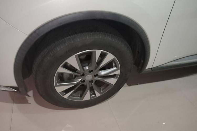 Used Nissan Murano 2017 2.5L XL Two-Wheel Drive Smart Edition Left Front Wheel Hub