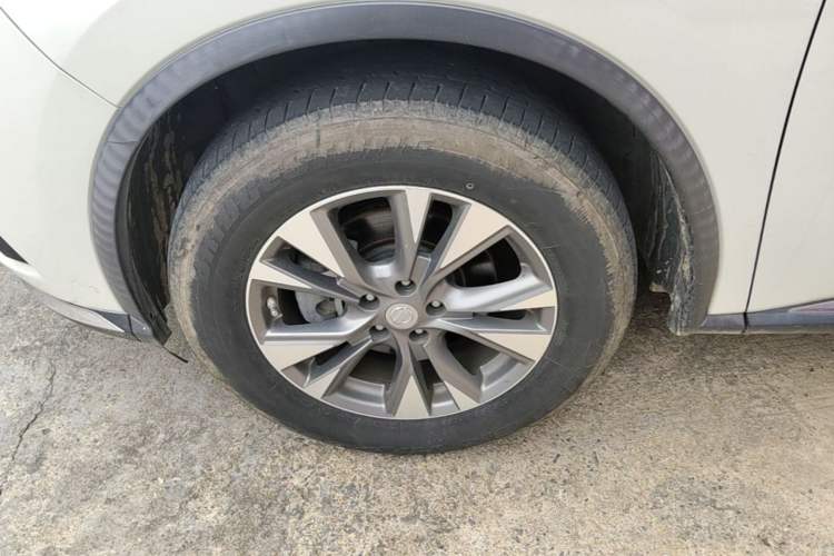 Used Nissan Murano 2017 2.5L XL Two-Wheel Drive Smart Edition Left Front Wheel Hub