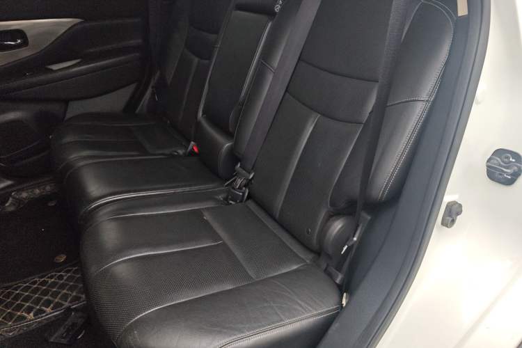 Used Nissan Murano 2017 2.5L XL Two-Wheel Drive Smart Edition Left Rear Seat