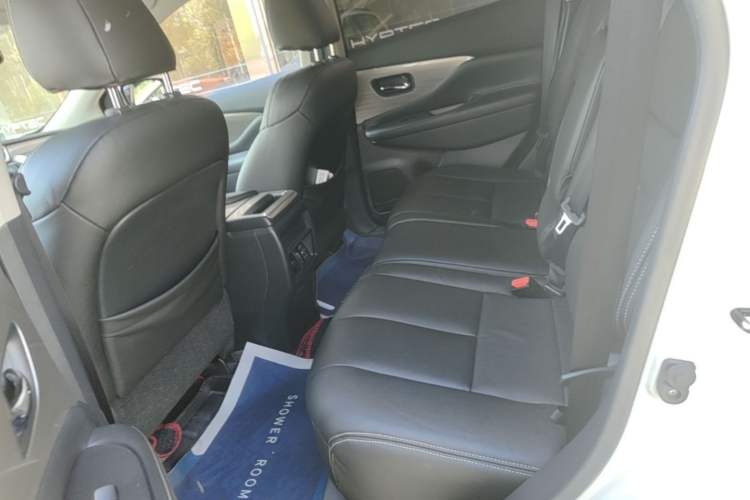 Used Nissan Murano 2017 2.5L XE Two-Wheel Drive Elite Edition Left Rear Seat