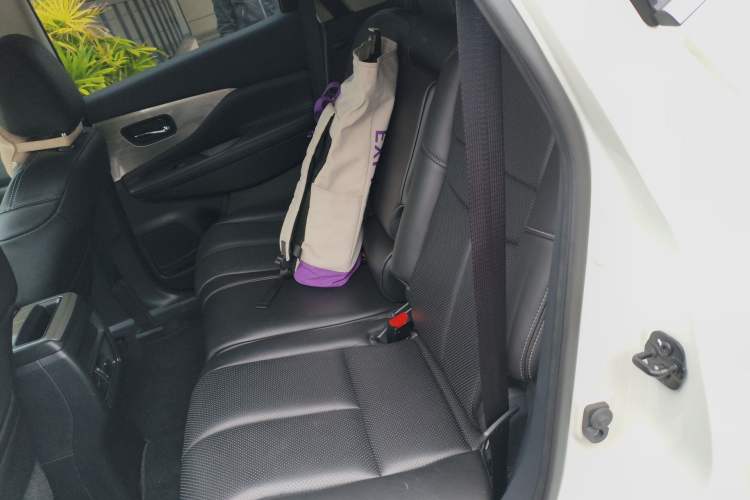 Used Nissan Murano 2017 2.5L XE Two-Wheel Drive Elite Edition Left Rear Seat