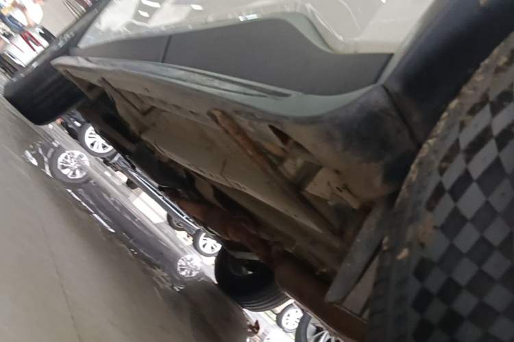 Used Nissan Murano 2017 2.5L XE Two-Wheel Drive Elite Edition Left Side Sill