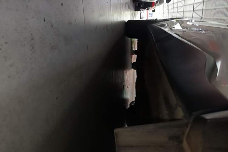 Used Nissan Murano 2017 2.5L XE Two-Wheel Drive Elite Edition Left Side Sill