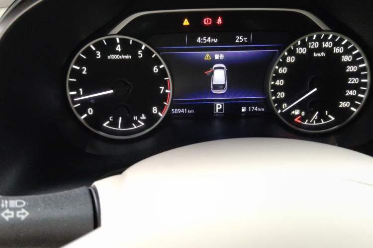 Used Nissan Murano 2017 2.5L XL Two-Wheel Drive Smart Edition Odometer Close Up