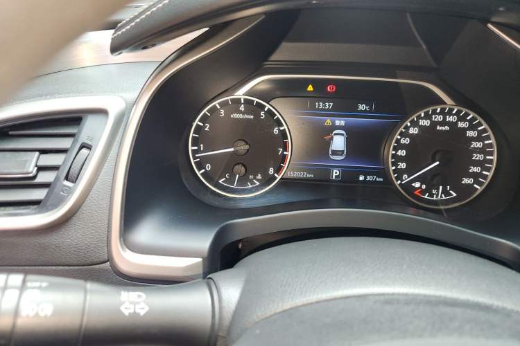Used Nissan Murano 2017 2.5L XE Two-Wheel Drive Elite Edition Odometer Close Up
