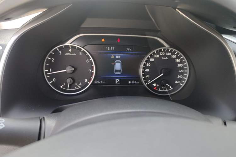 Used Nissan Murano 2017 2.5L XE Two-Wheel Drive Elite Edition Odometer Close Up