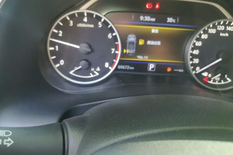 Used Nissan Murano 2017 2.5L XL Two-Wheel Drive Smart Edition Odometer Close Up