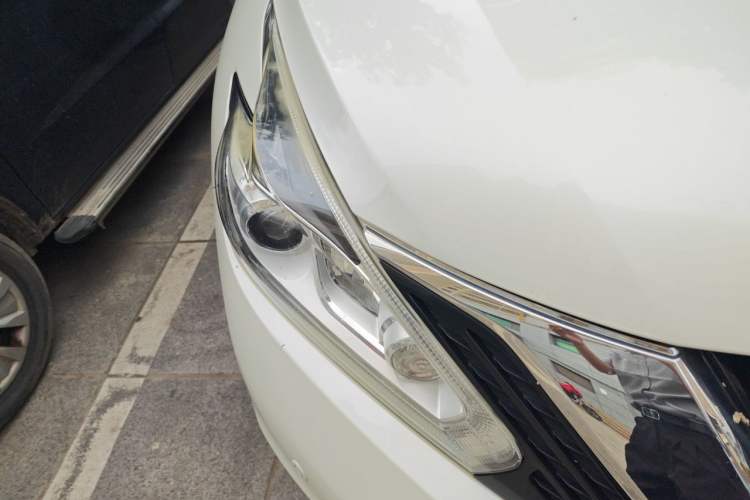 Used Nissan Murano 2017 2.5L XL Two-Wheel Drive Smart Edition Right Front Headlight