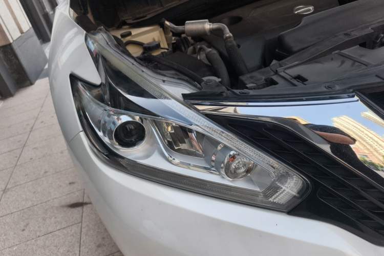 Used Nissan Murano 2017 2.5L XL Two-Wheel Drive Smart Edition Right Front Headlight