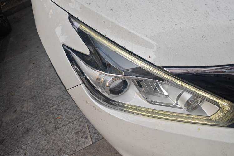 Used Nissan Murano 2017 2.5L XL Two-Wheel Drive Smart Edition Right Front Headlight