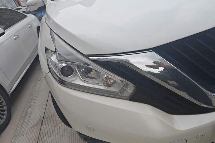 Used Nissan Murano 2017 2.5L XL Two-Wheel Drive Smart Edition Right Front Headlight