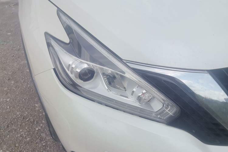 Used Nissan Murano 2017 2.5L XL Two-Wheel Drive Smart Edition Right Front Headlight