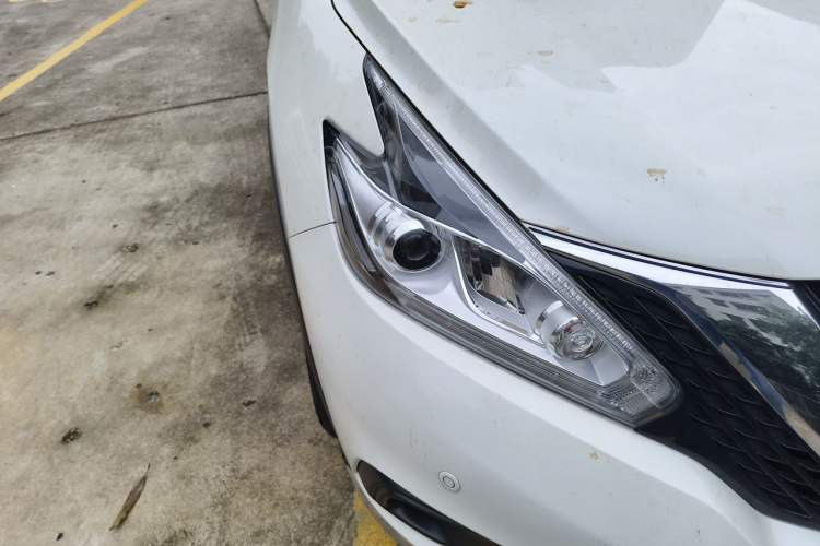 Used Nissan Murano 2017 2.5L XL Two-Wheel Drive Smart Edition Right Front Headlight