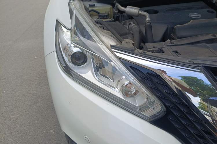 Used Nissan Murano 2017 2.5L XL Two-Wheel Drive Smart Edition Right Front Headlight